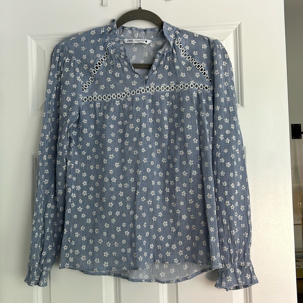 Zara Daisy long sleeve blouse, size small